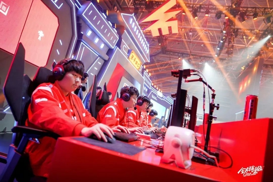 队中的中坚 队中的中坚